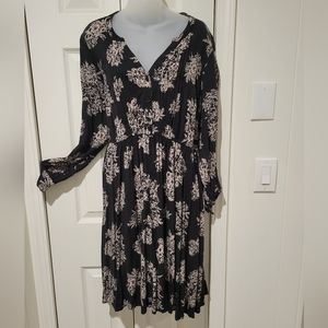 Torrid; Size 1; Black with cream floral